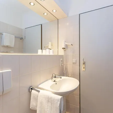 Trafalgar 429 * Κουξχάφεν